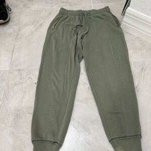 Green Jogger Sweatpants with Elastic Cuffs and Tapered Fit